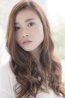 小顔抜け感ヴィーナススタイル